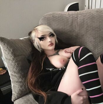 Full leaked Ellieenvy private onlyfans photo