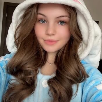 Full leaked Ellieisla private onlyfans photo