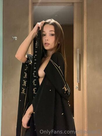 Full leaked Ellieleen page private onlyfans photo