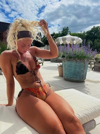 Full leaked Elliemaejohnson private onlyfans photo