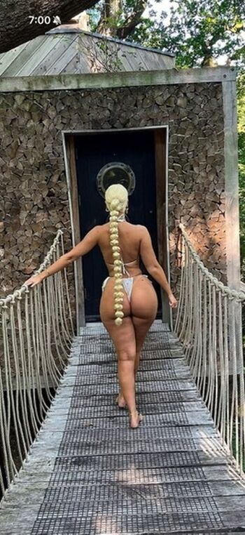 Full leaked Elliemaejohnson private onlyfans photo