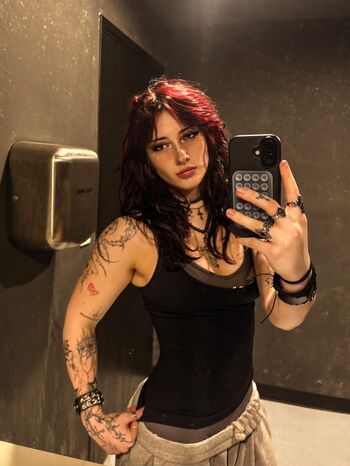 Full leaked Elliemoore private onlyfans photo