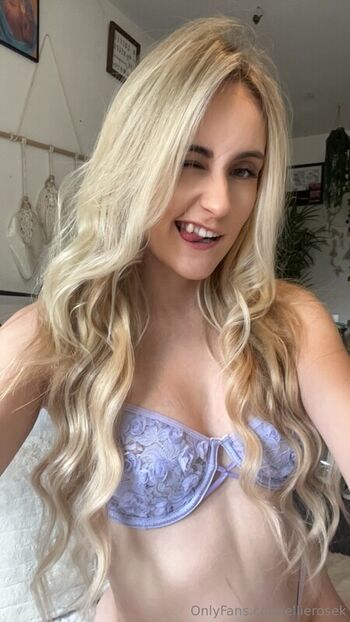 Full leaked Ellierosek  page private onlyfans photo