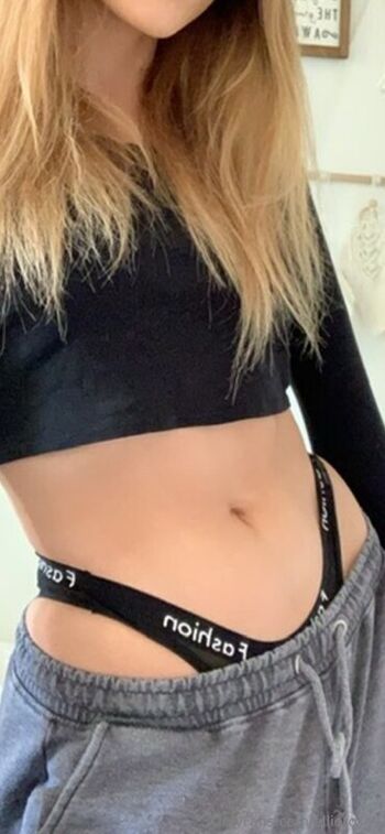 Full leaked Ellierosek  page private onlyfans photo