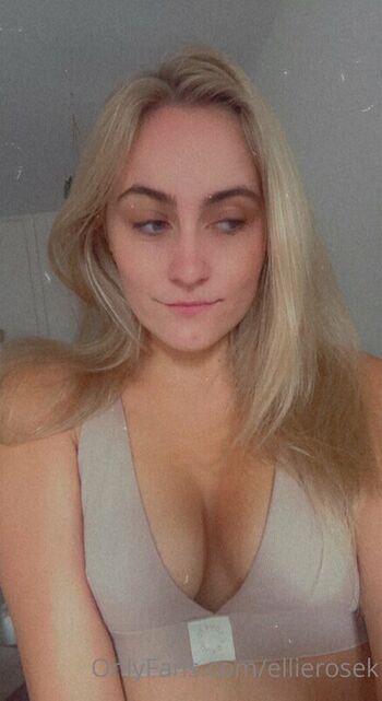Full leaked Ellierosek  page private onlyfans photo