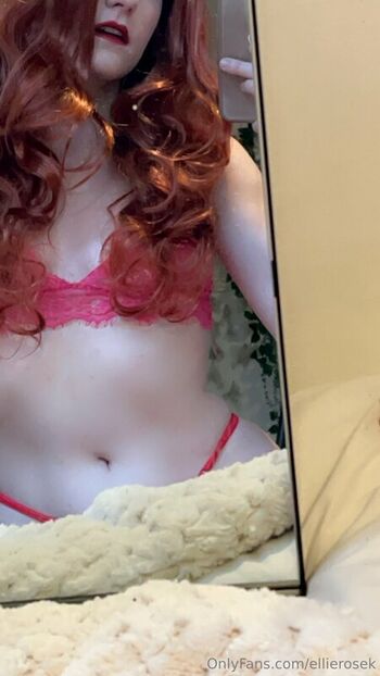 Full leaked Ellierosek private onlyfans photo