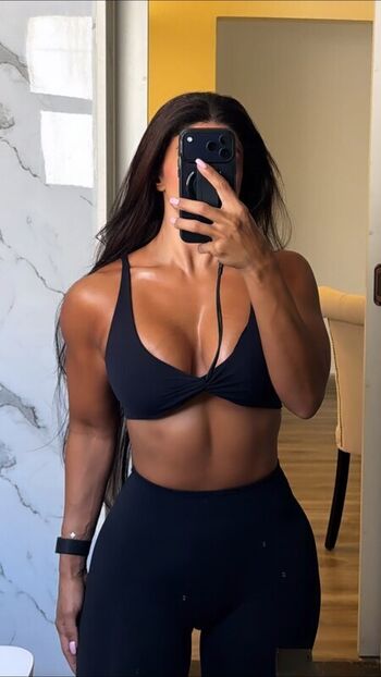 Full leaked Elmaysah page private onlyfans photo