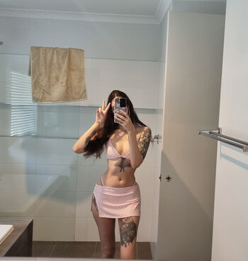 Full leaked Vivian cove/ private onlyfans photo