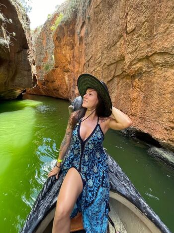 Full leaked Embarquenasmilhas page private onlyfans photo