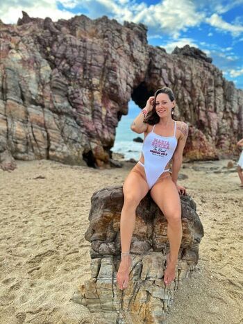 Full leaked Embarquenasmilhas private onlyfans photo
