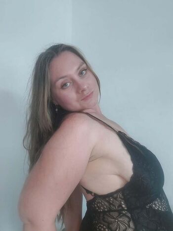 Full leaked Emeline parent private onlyfans photo