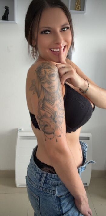 Full leaked Emelineeee page private onlyfans photo