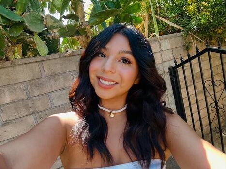 Full leaked Emi demi private onlyfans photo