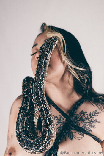 emi_evans