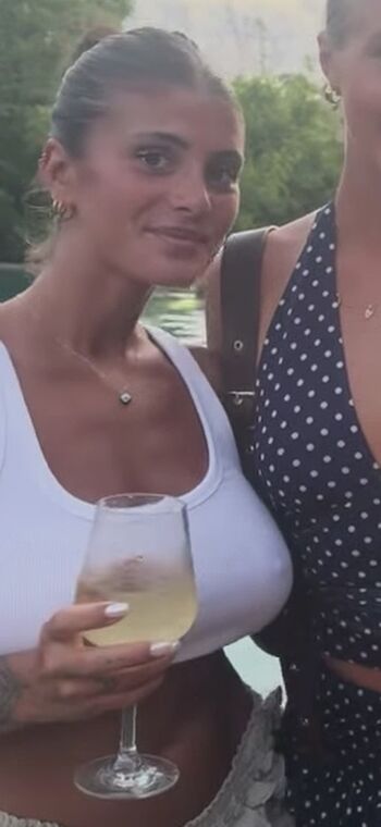 Full leaked Emiiby private onlyfans photo