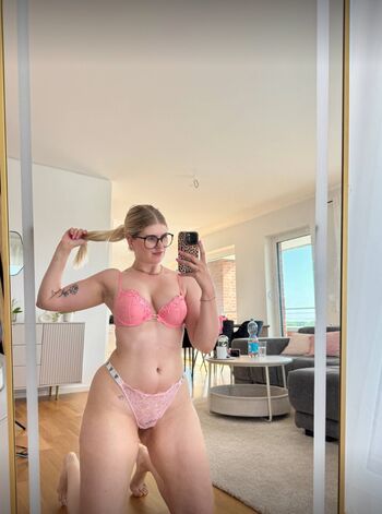 Full leaked Emiiliaaaoklahomaa private onlyfans photo