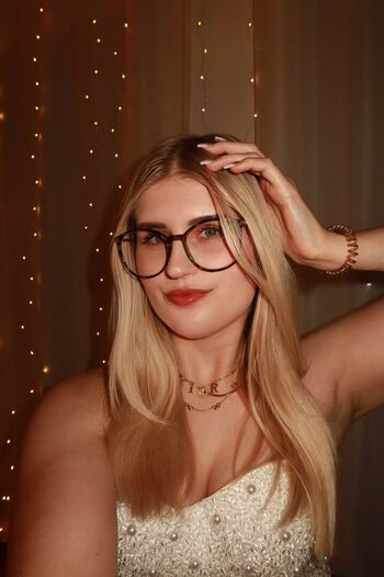 Full leaked Emiiliaaaoklahomaa private onlyfans photo