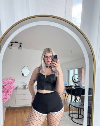 Full leaked Emiiliaaaoklahomaa private onlyfans photo