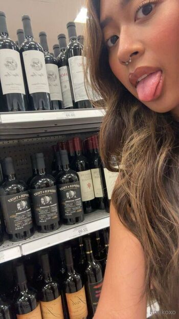 Full leaked Emikoxo page private onlyfans photo