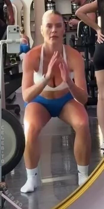 Full leaked Emilia bte page private onlyfans photo