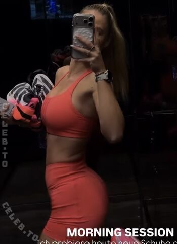 Full leaked Emilia bte private onlyfans photo