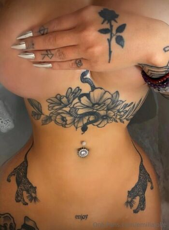 Full leaked Emiliajolie private onlyfans photo