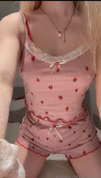 Full leaked Emiliajulie private onlyfans photo