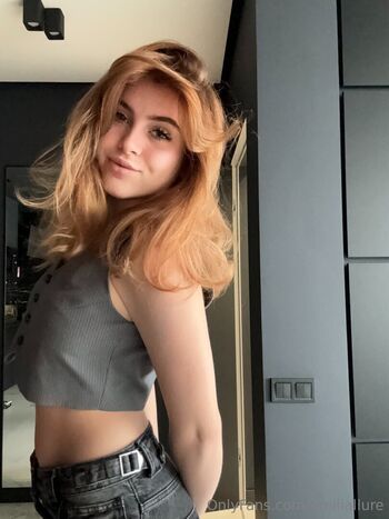 Full leaked Emiliallure private onlyfans photo