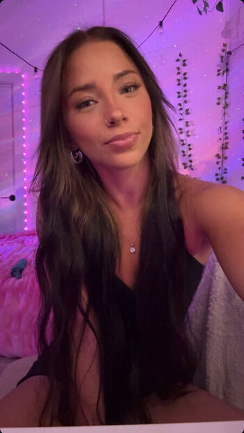 Full leaked Emiliaxgrace private onlyfans photo