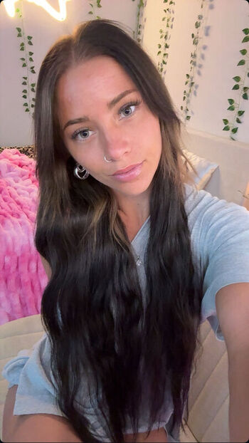 Full leaked Emiliaxgrace private onlyfans photo
