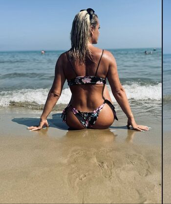 Full leaked Emilie koh lanta private onlyfans photo