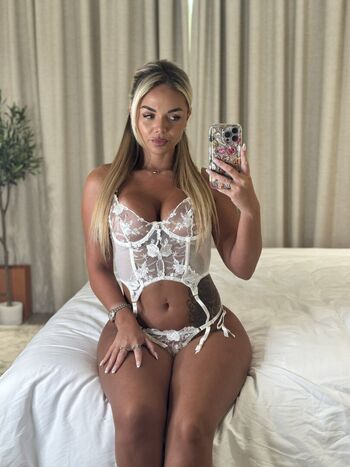 Full leaked Emilie rae private onlyfans photo