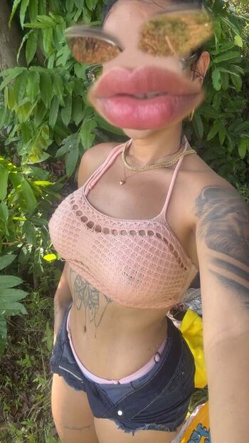 Full leaked Emilly roldao private onlyfans photo