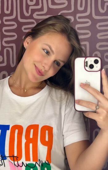 Full leaked Emilly schellmann private onlyfans photo