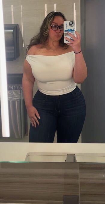 Full leaked Emily private onlyfans photo