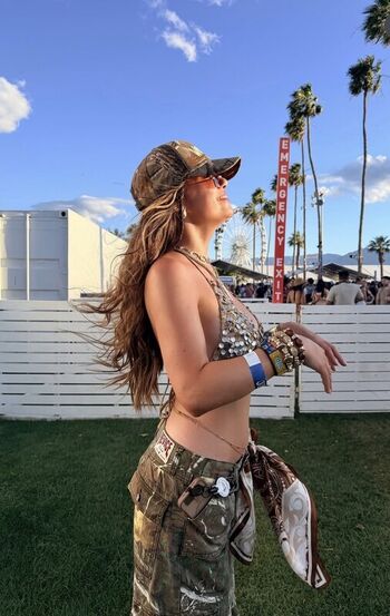 Full leaked Emily binder private onlyfans photo