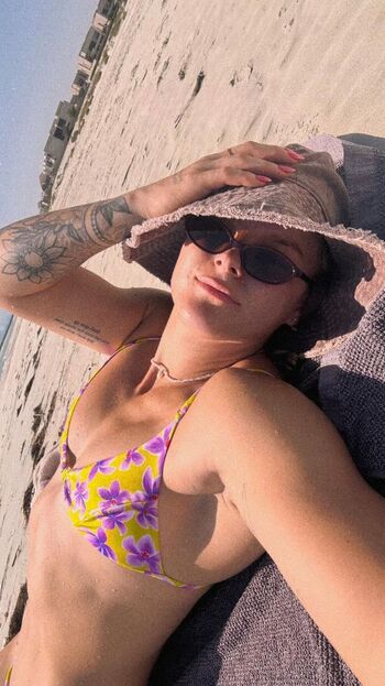 Full leaked Emily de rooy private onlyfans photo