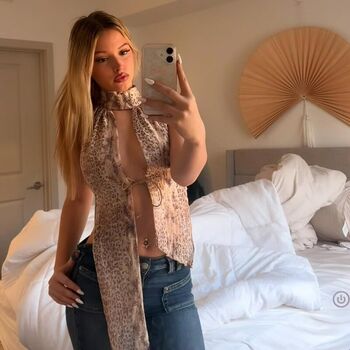 Full leaked Emily easton private onlyfans photo