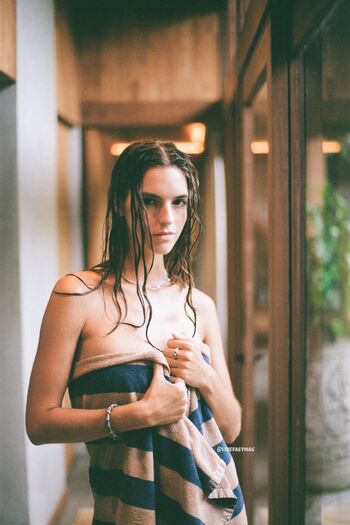 Full leaked Emily feld page private onlyfans photo