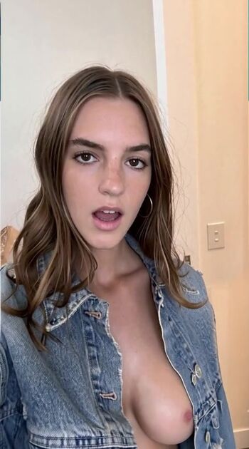 Full leaked Emily feld  page private onlyfans photo