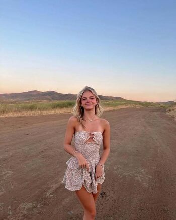 Full leaked Emily kelavos private onlyfans photo