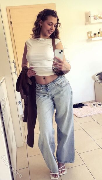 Full leaked Emily maurer private onlyfans photo