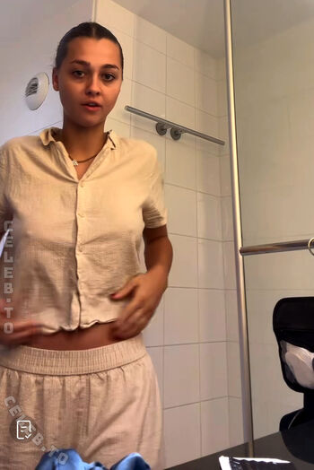 Full leaked Emily maurer private onlyfans photo
