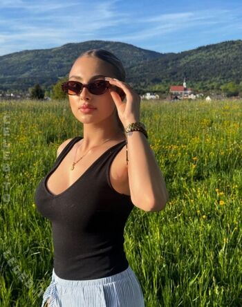 Full leaked Emily mhl private onlyfans photo