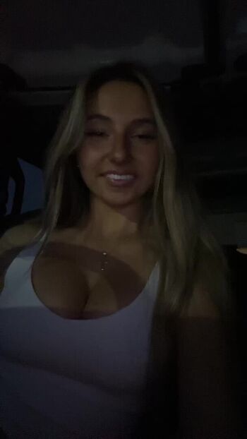 Full leaked Emily newton private onlyfans photo