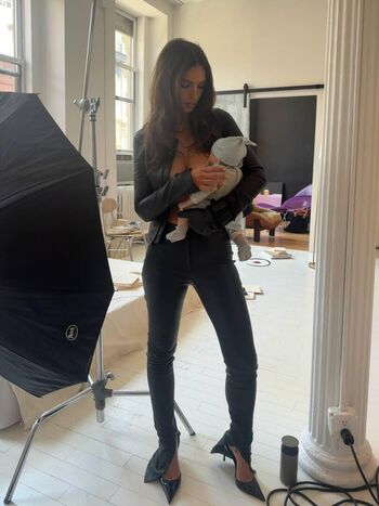 Full leaked Emily ratajkowski private onlyfans photo