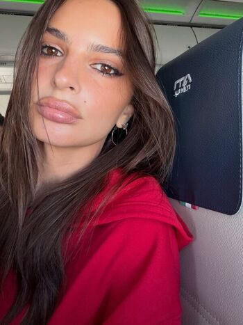 Emily Ratajkowski