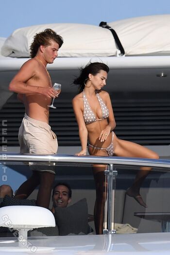 Emily Ratajkowski