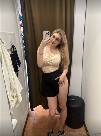 Full leaked Emily rrr page private onlyfans photo