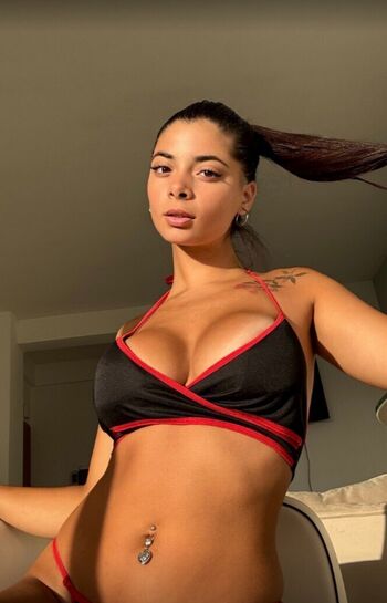 Full leaked Emilyara private onlyfans photo